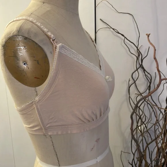 Gilligan & O’Malley Nude nursing bra with lace detail 2XL - Picture 5 of 8